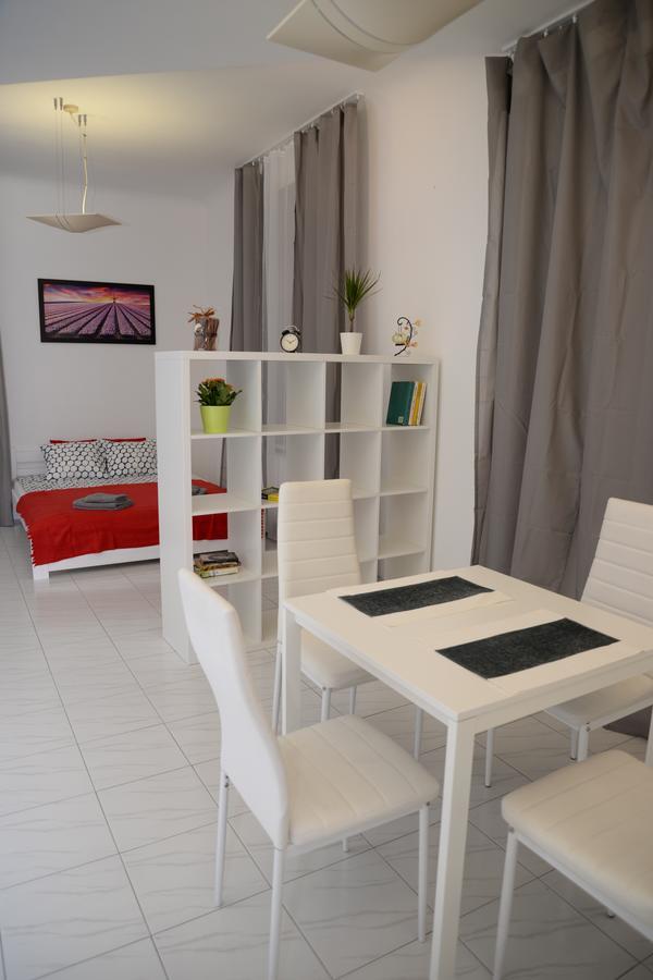 Fox Center Rooms Varsovie Extérieur photo